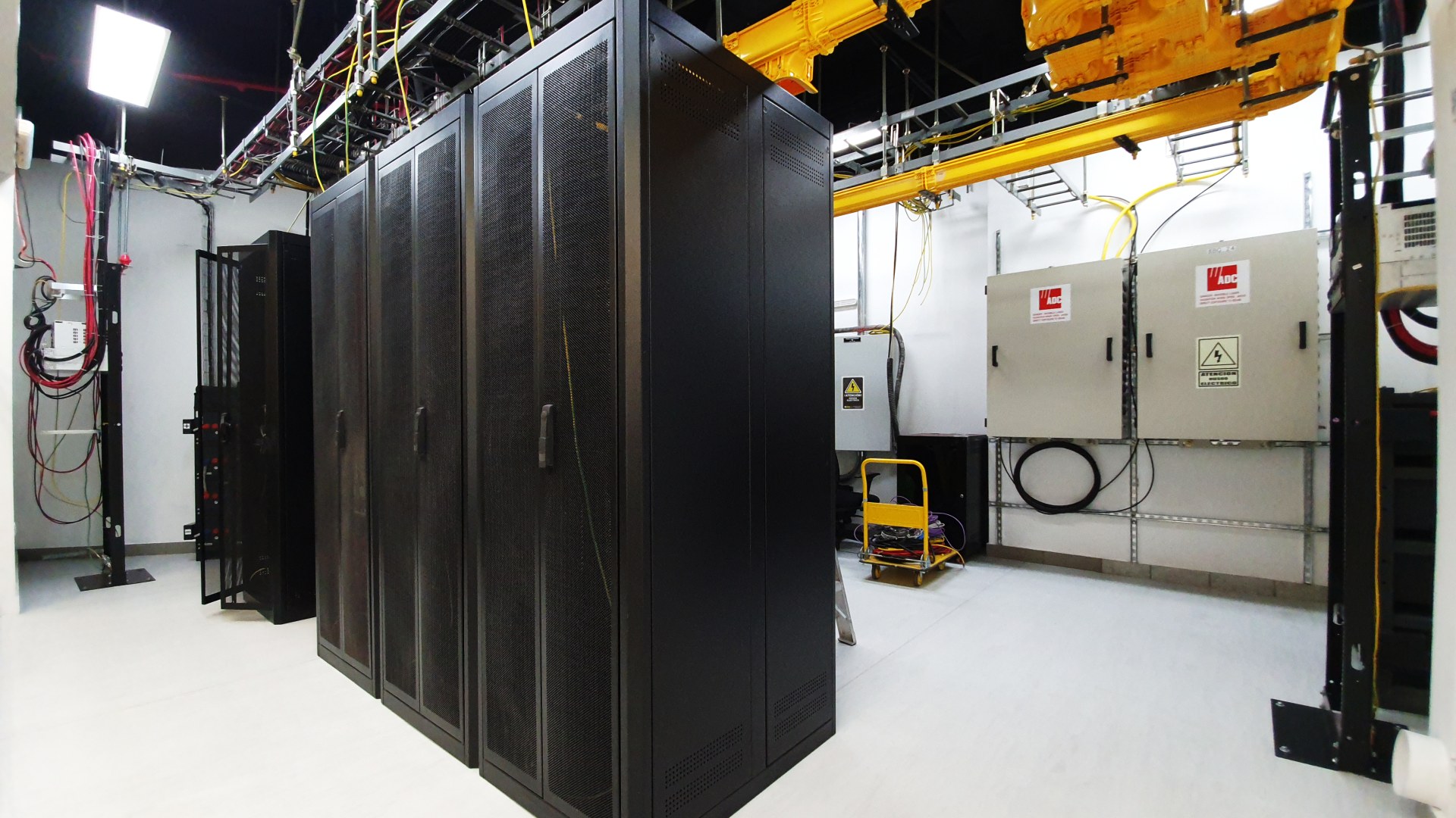 Implementación y Mantenimiento de Nodos y Data Centers